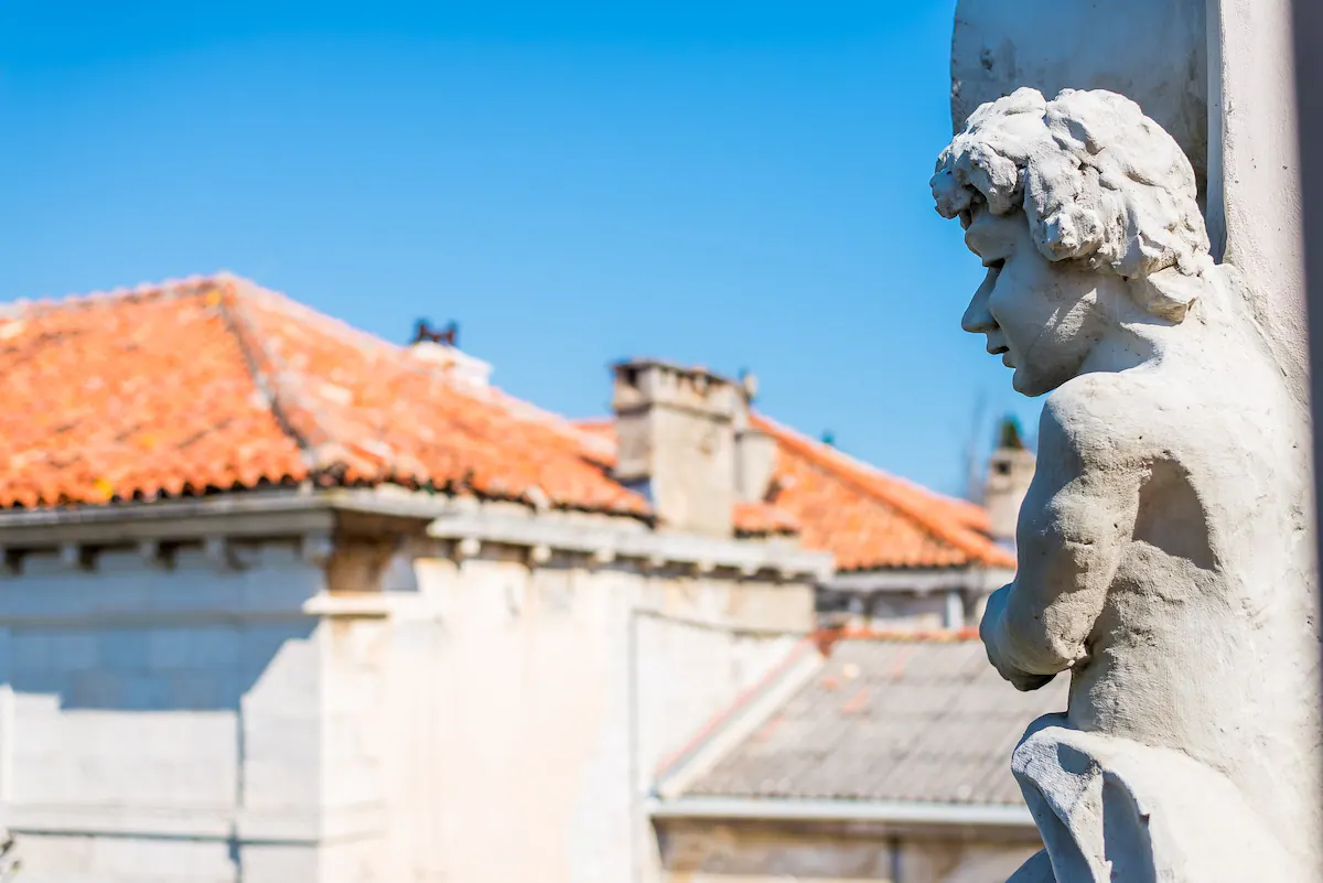Stan cca 80 m2 | 2 apartmanske jedinice | Pripadajući vrt | Atraktivna pozicija | Dubrovnik