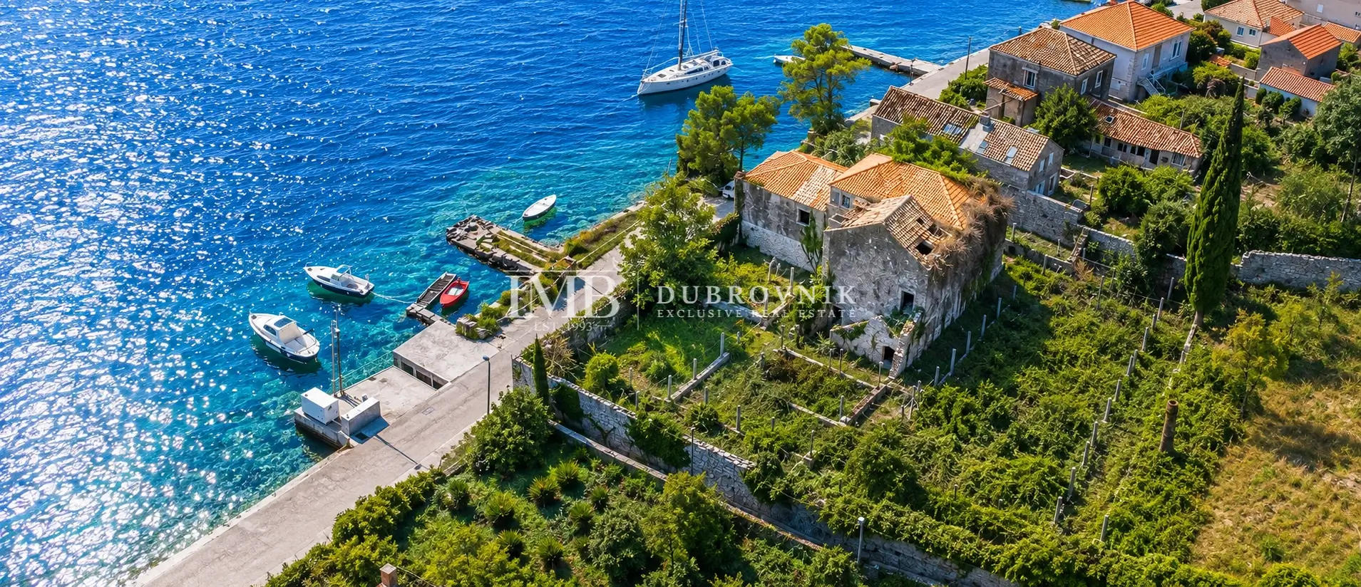 JEDINSTVENO! Ljetnikovac iz 15. st. na prostranom imanju cca 3.000 m2 | Atraktivna lokacija 1. red uz more! | Dubrovnik okolica