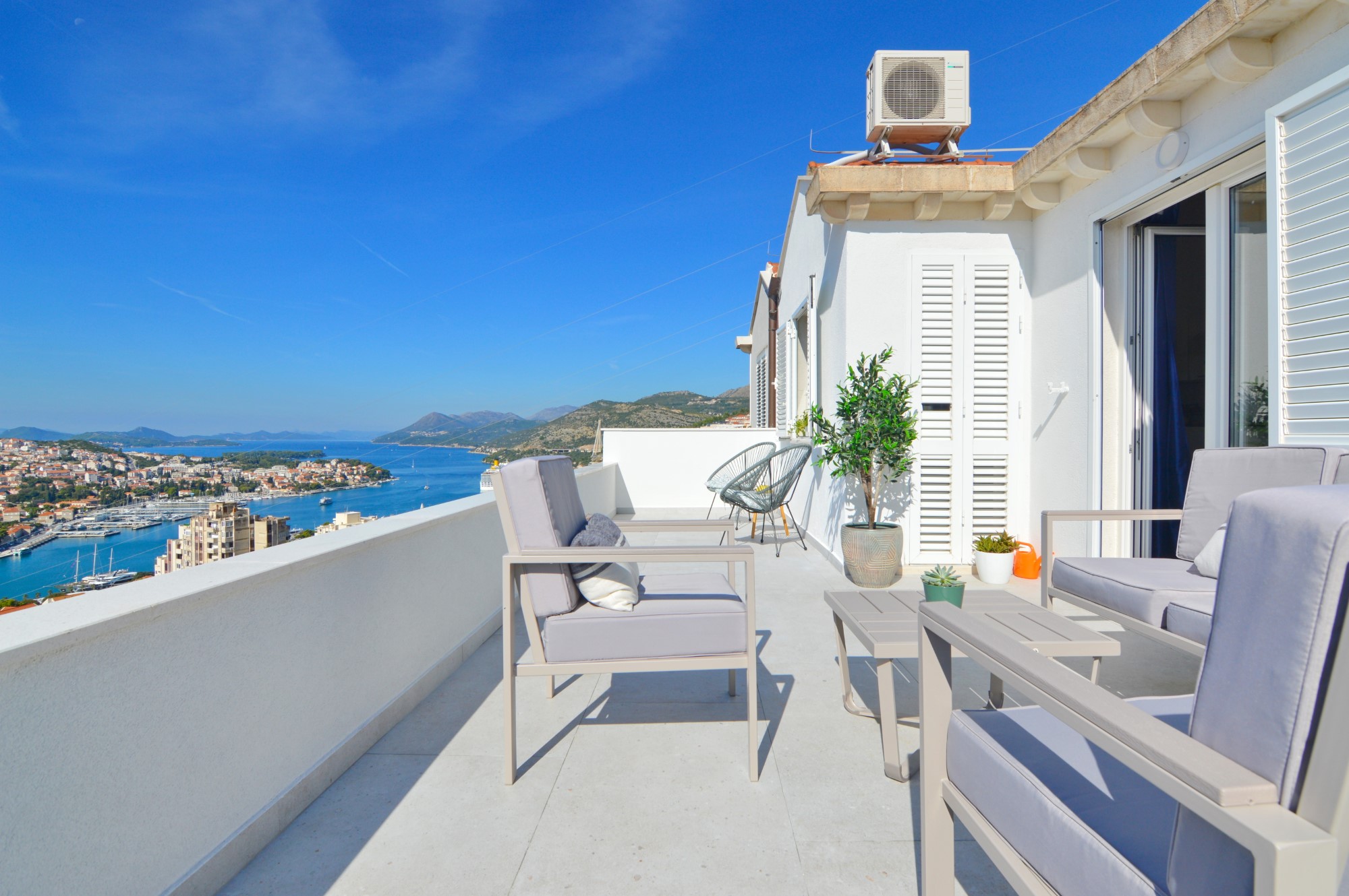 Atraktivan stan 60 m2 | Panoramski pogled na more i otoke | Dubrovnik