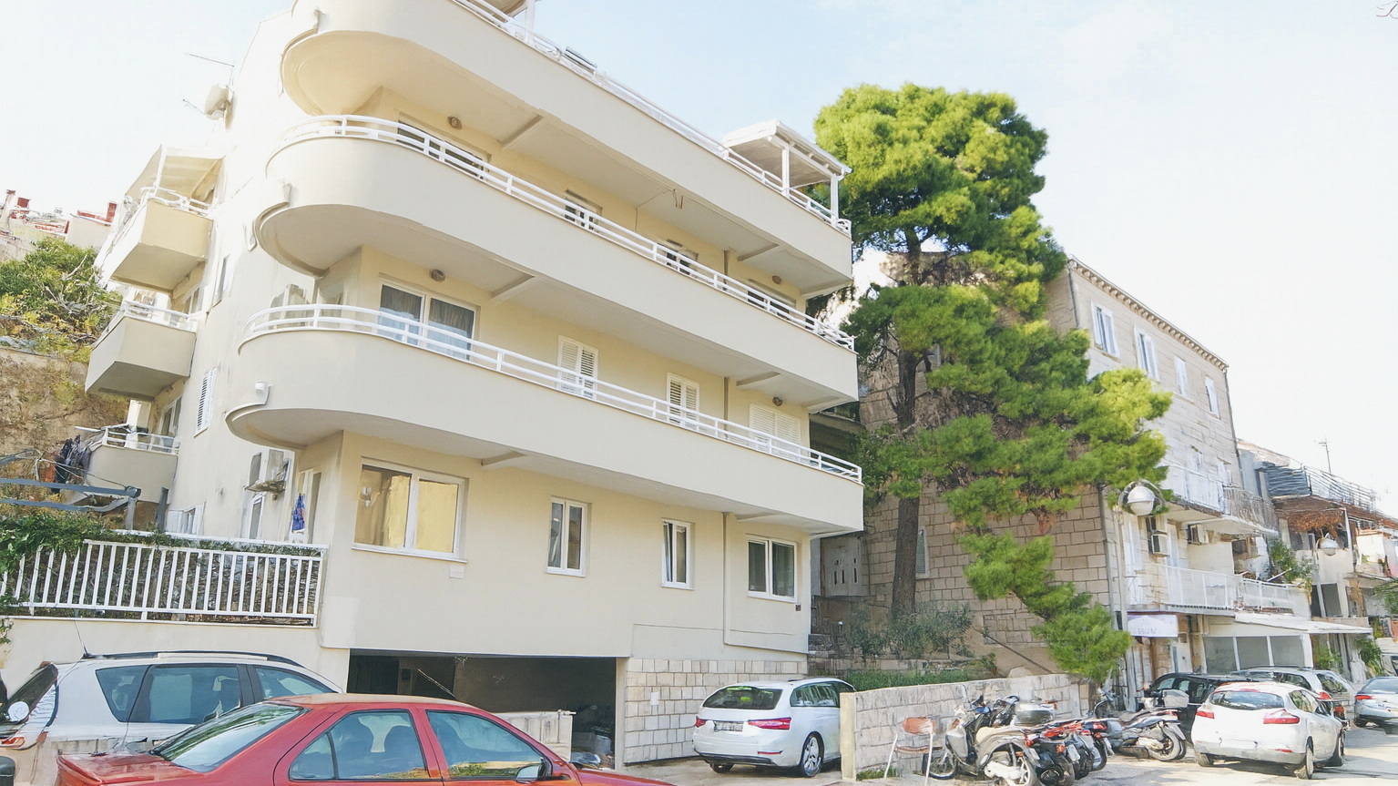 ATRAKTIVNA PONUDA | Stan 78 m2 na izvrsnoj poziciji u centru Dubrovnika | Parking u garaži