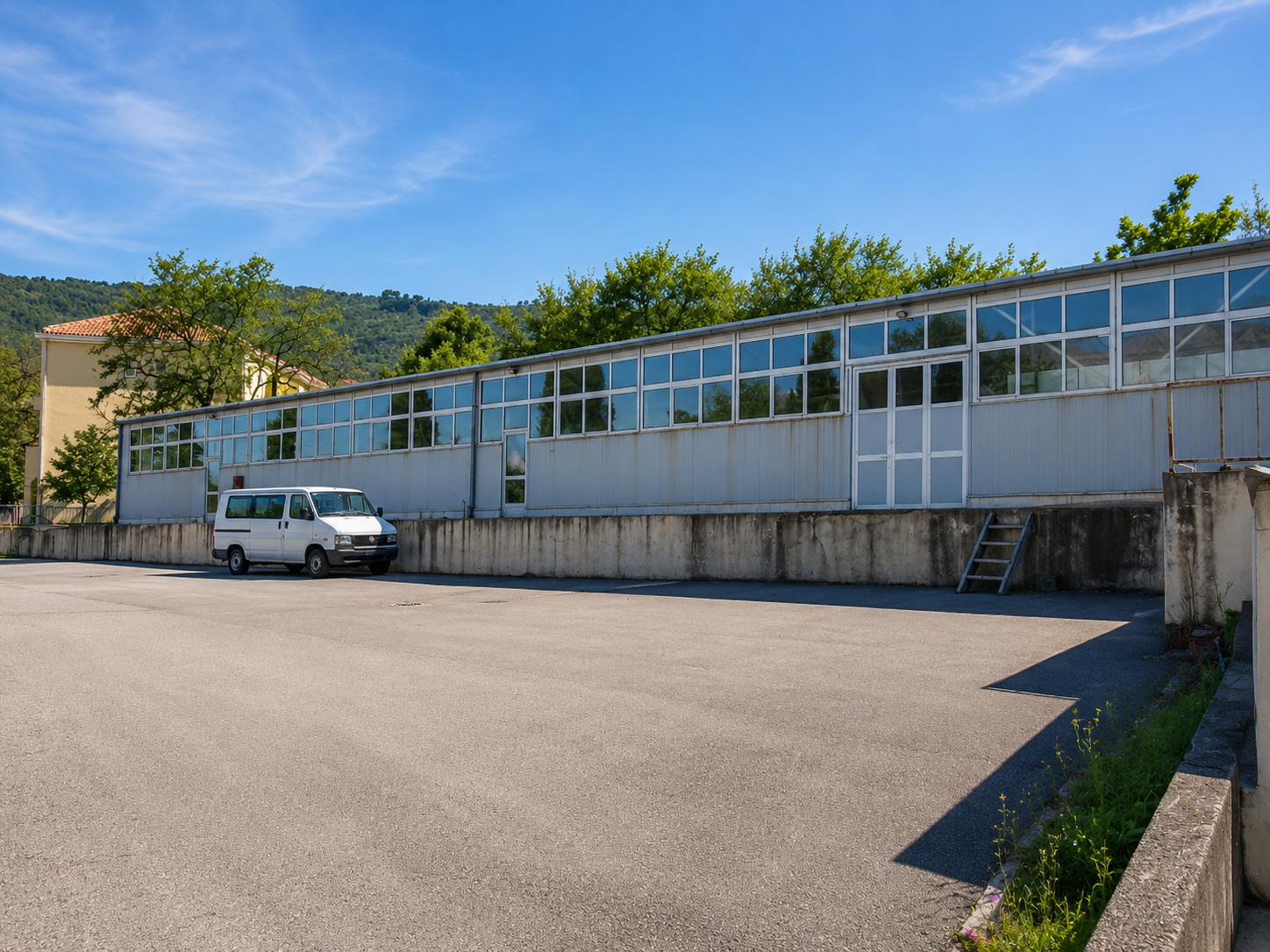 Poslovni prostor 814 m2 |  Uredan kolni pristup | Dubrovnik okolica