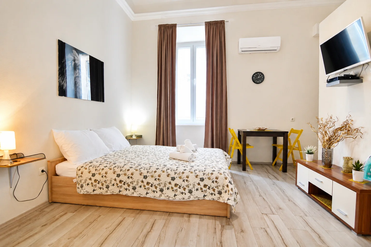 ATRAKTIVNO! Stan cca 80 m2 | 4 apartmanske jedinice | Top pozicija! | Dubrovnik, Stari grad